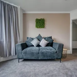 Stylish - Fast Wi-fi-free Parking Nottingham